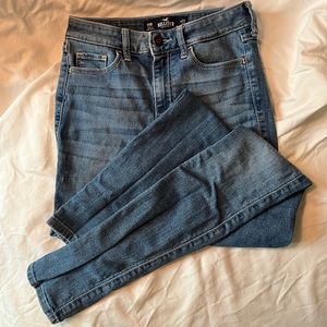 Hollister high-rise super skinny stone washed denim jean.